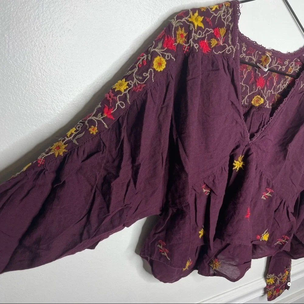 Free People Ava Embroidered Floral Burgundy Peasant Crop Long Sleeve Blouse S - Picture 4 of 13